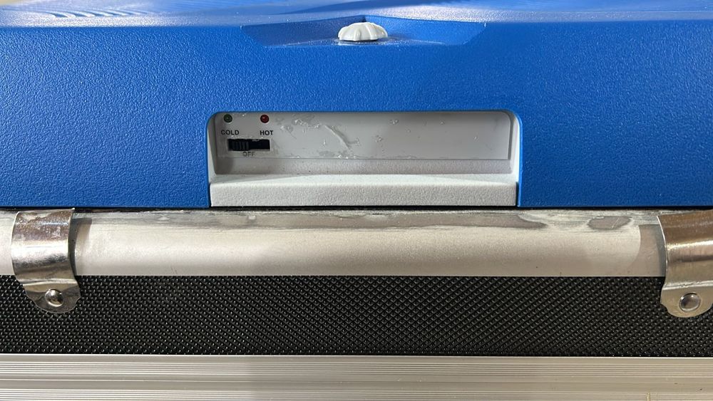 A втомобільний Холодильник 12v/ 220 v.холод/ темло