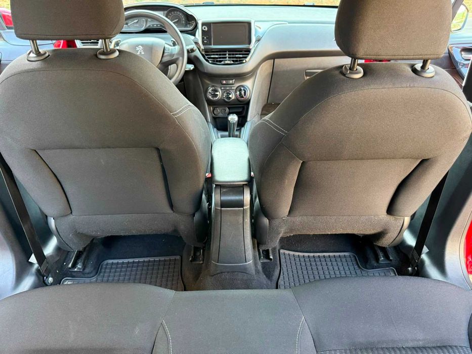 Peugeot 208 2017 1.2 бензин/автомат