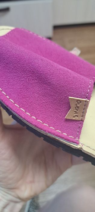 Чоботи та босоніжкі натуральні