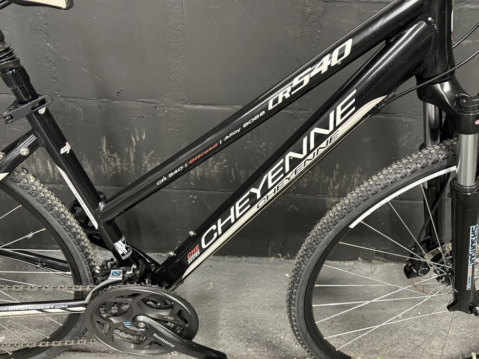 Rower miejski Crossowy Cheyenne CR 540 Shimano Tourney hamulce hydrauliczne 43 cm Urban Bikes