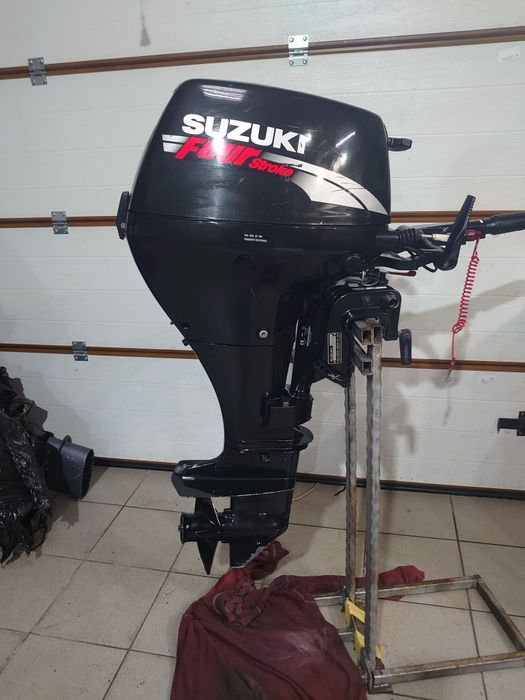 Suzuki DF15 чотиритактний  лодочний мотор