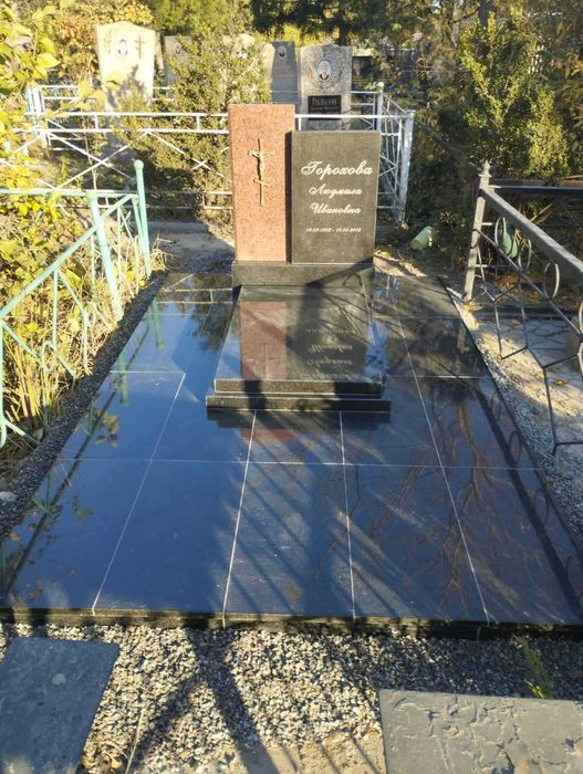 Пам'ятники  Меморіальні Комплекси Вироби з граніту