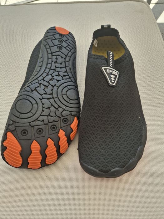 Sapatos aquáticos