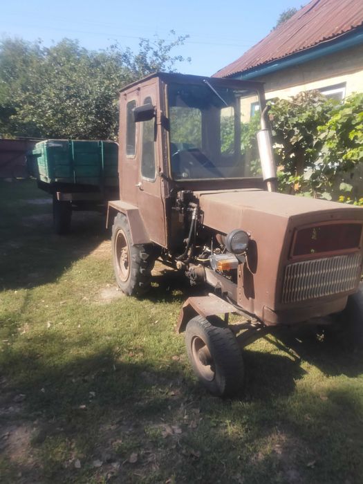 Трактор для сільського господарства.