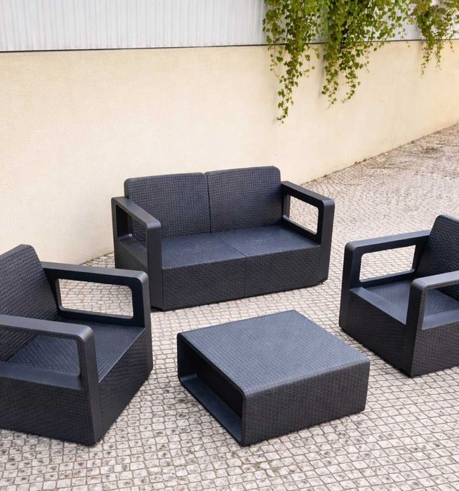 Sofá Cinzento Jardim ou Varanda
4 peças