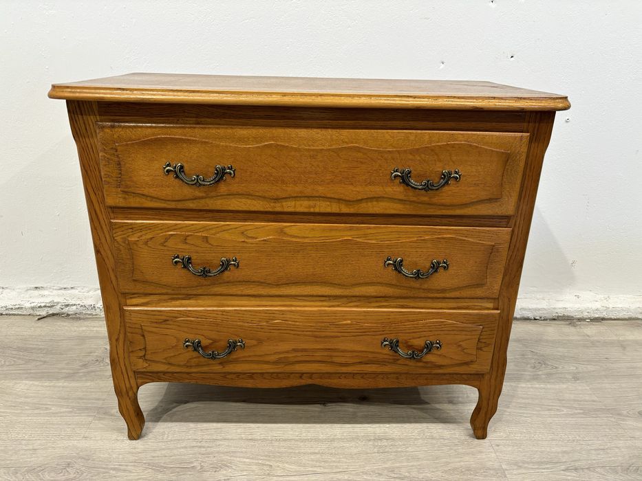 Jasna dębowa komda z szufladami