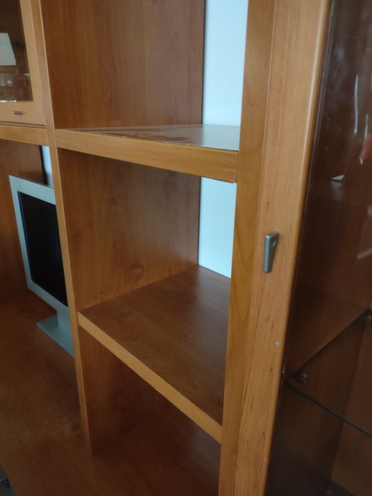 Móvel de sala com estante