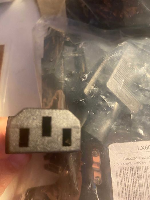 Gniazda Zasilania Komputerowe na Kabel 3 PIN - 50 sztuk