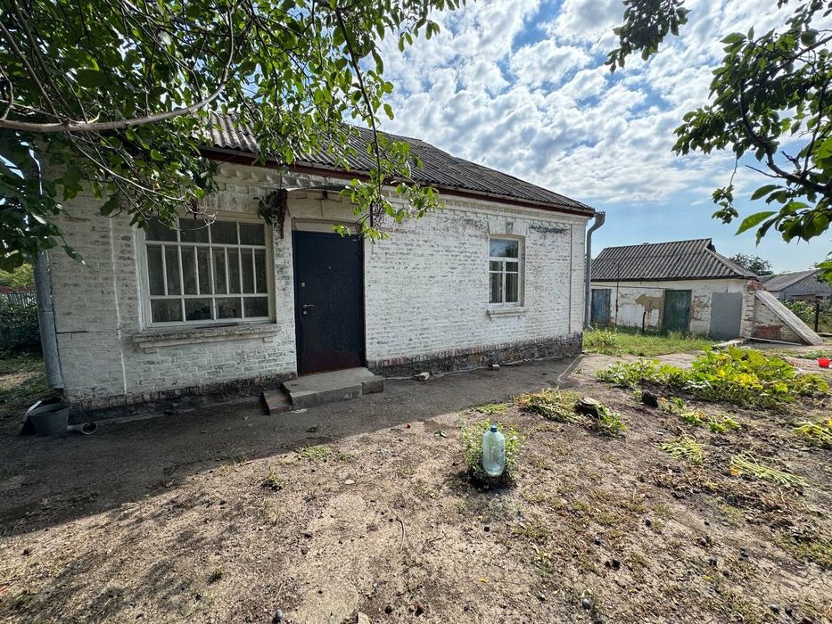 Продається будинок 51м² земельна ділянка 7 соток.  Р-н 3 школи