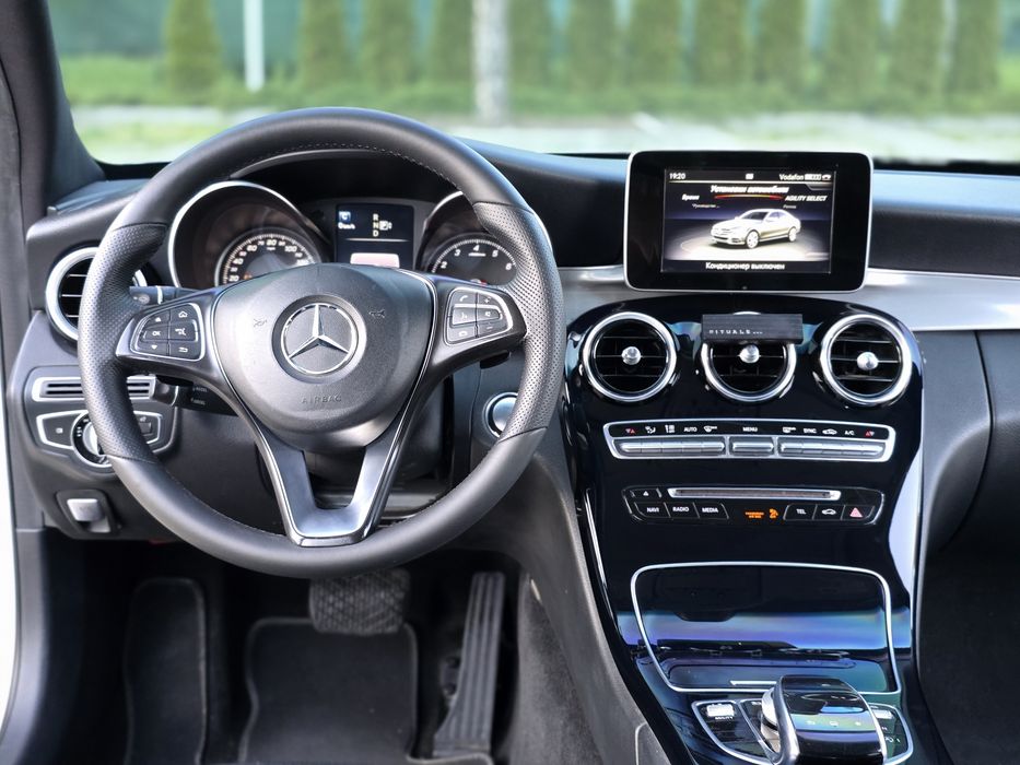 Продам свой Mercedes Benz C300 2л ( ПОЛНЫЙ ПРИВОД )