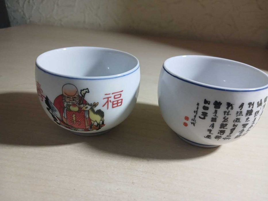 Чайнички, чашки та колби для чайної церемонії