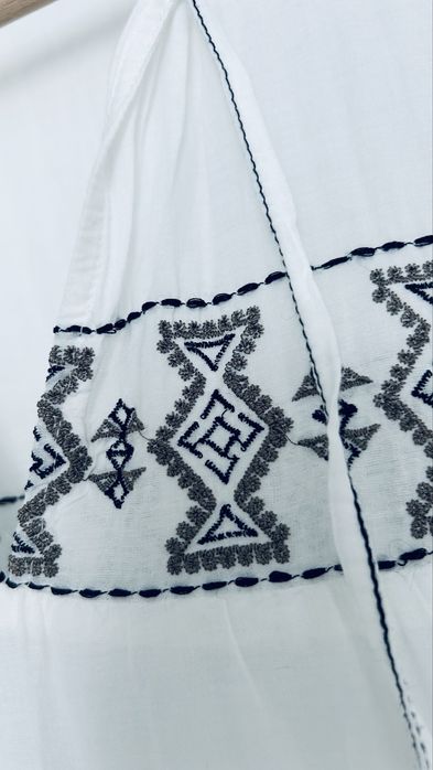 Платье-вышиванка ZARA