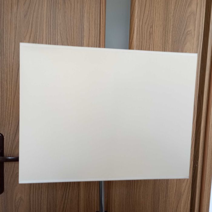 Lampa podłogowa wysoka