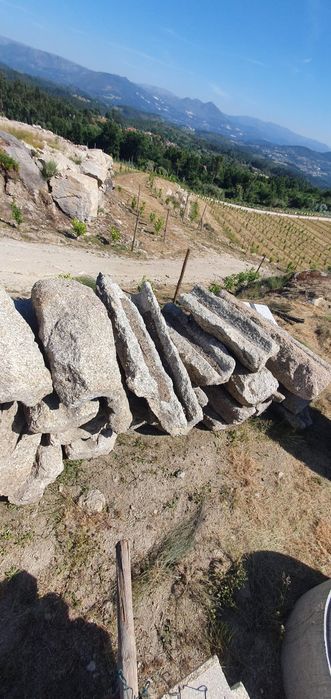 Caneletos Antigos Pedra
