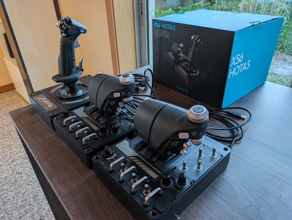 Joystick Logitech G Saitek X56 HOTAS RGB Throttle + Stick