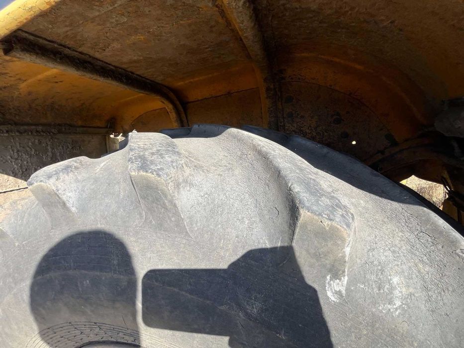 Поодам Трактор т 150к з плугом ЯМЗ 238