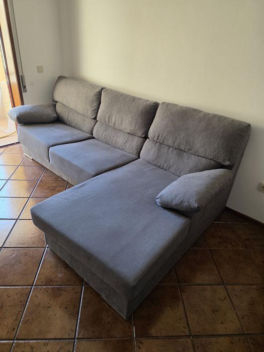 Sofá Chaise Longue Cinza – Muito Bom Estado