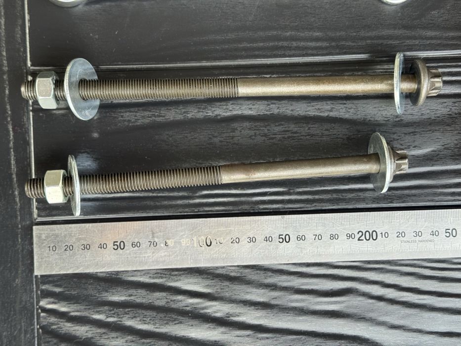 Болти міцні м12