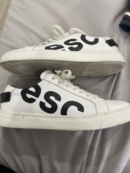 Tenis em pele da marca esc usados 3 vezes