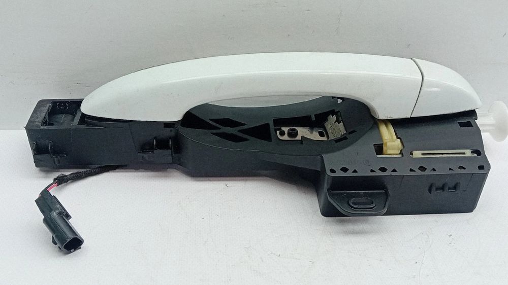 Puxador porta trás esquerdo RENAULT Megane IV Grandtour (K9A/M_)