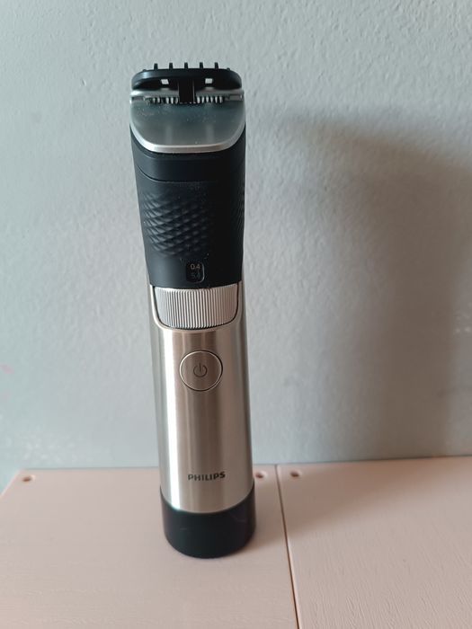 Тример для бороди та вусів Philips BT9000 Prestige BT9810/15