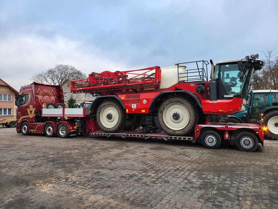 Transport kombajnów sieczkarni opryskiwaczy forwarder harvester domków