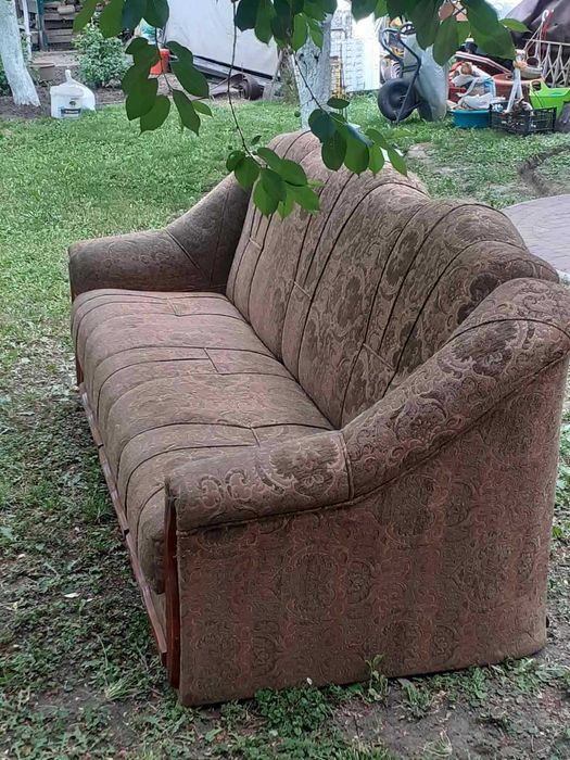 Продам розкладний двоспальний диван