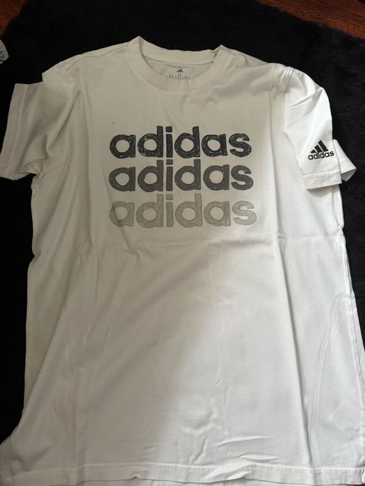 T shirt Adidas tamanho M