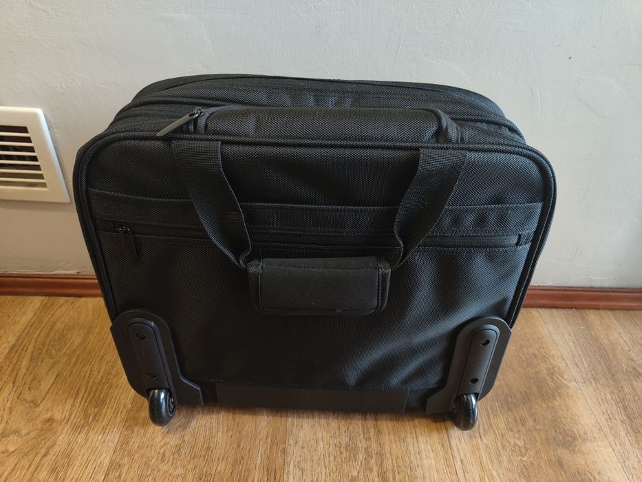 Bagaż podręczny / torba na laptop 16” QUADRA