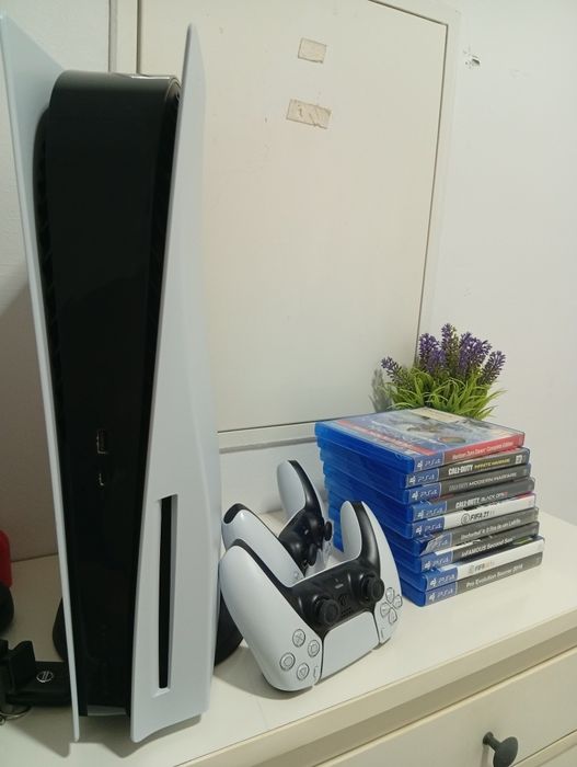 PlayStation 5 + 2 comandos