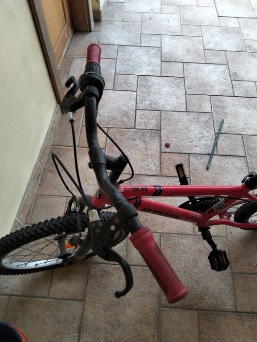 Bicicleta criança roda 20 usada em bom estado