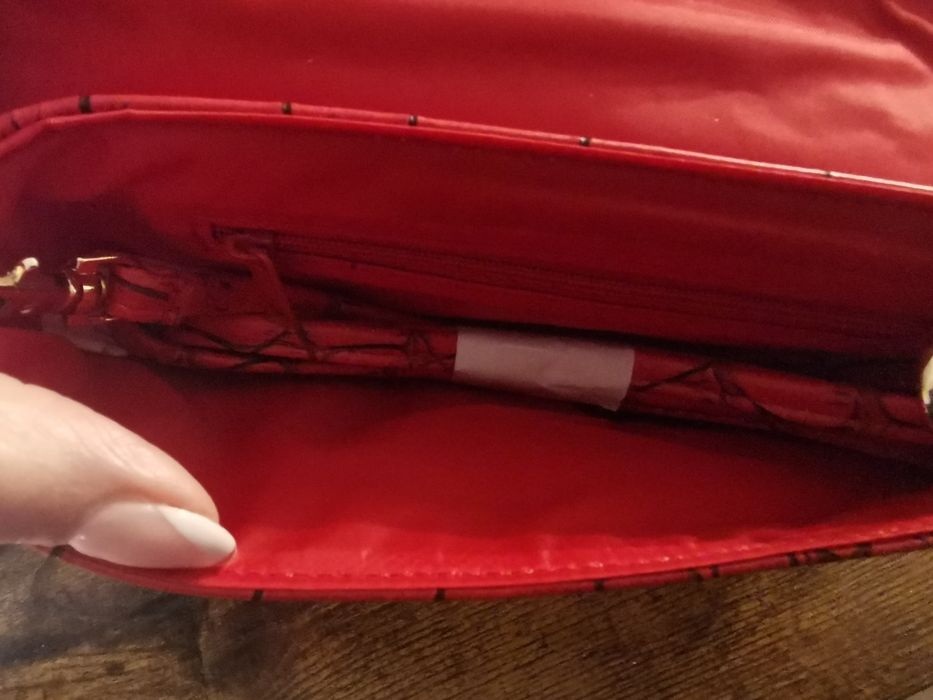 Czerwona torebka believe