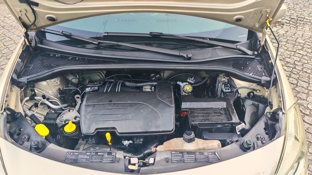 Renault Clio 1.2 Luxe Dynamique - TOPO DE GAMA