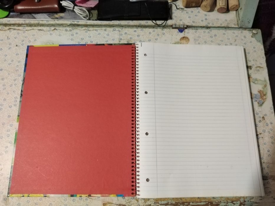 Vendo material escolar de bom estado