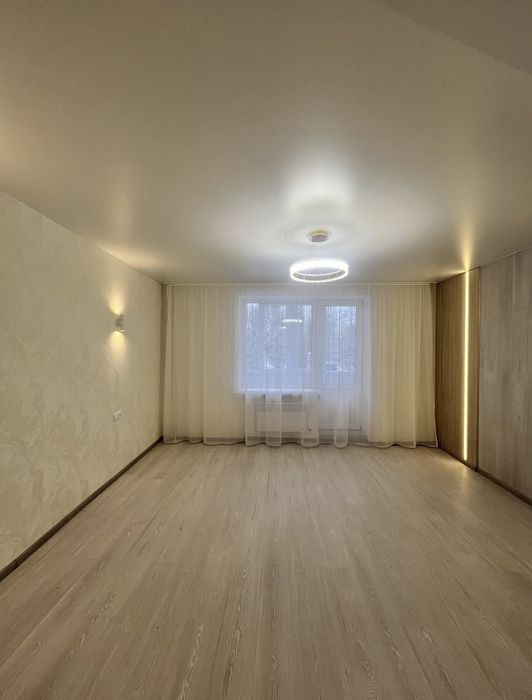 Продаж 1 кімнатної квартири з сучасним ремонтом. Р-н 13 школа Дендропарк. Є відео