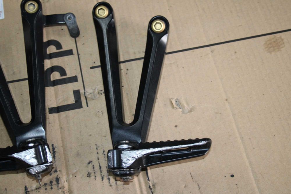 Set Sety Tył Tylne Komplet Lewy Prawy Honda CBR 1000RR SC57a 04-05