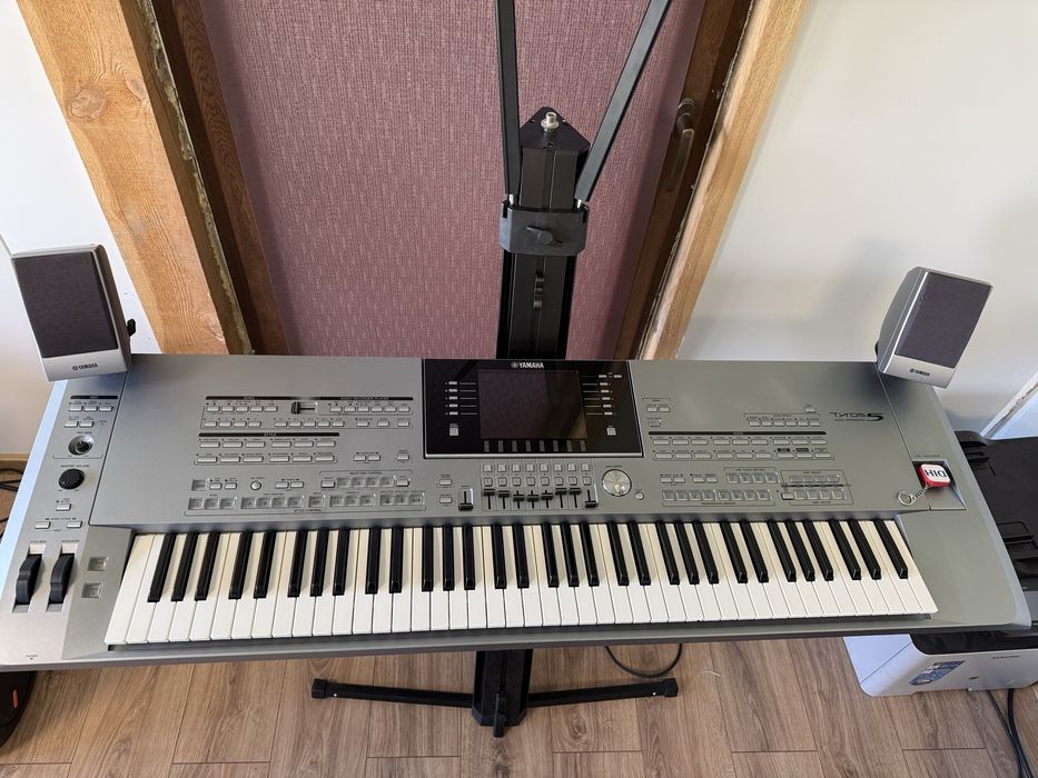 Yamaha  tyros  5