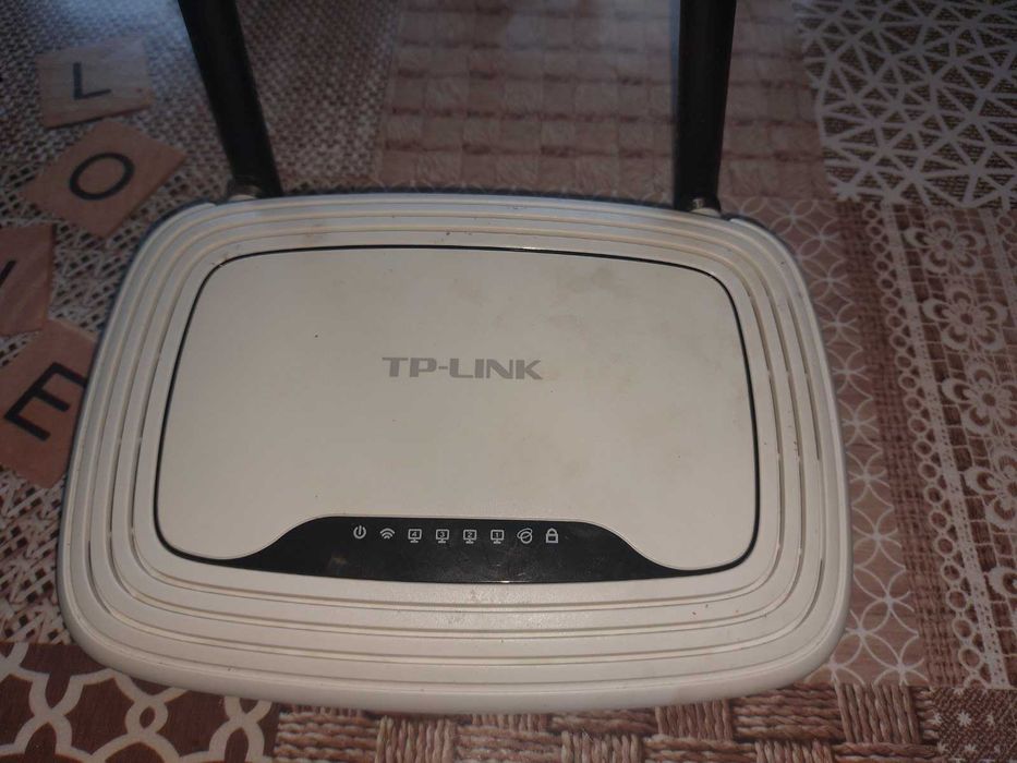 300 Мбіт/с бездротовий маршрутизатор серії N