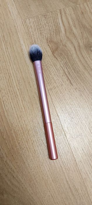 Кисть для макияжа RT