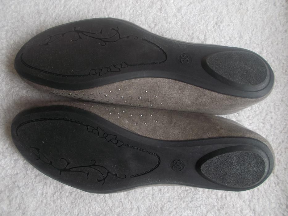 Buty, balerinki beżowe z cekinami, nowe baleriny