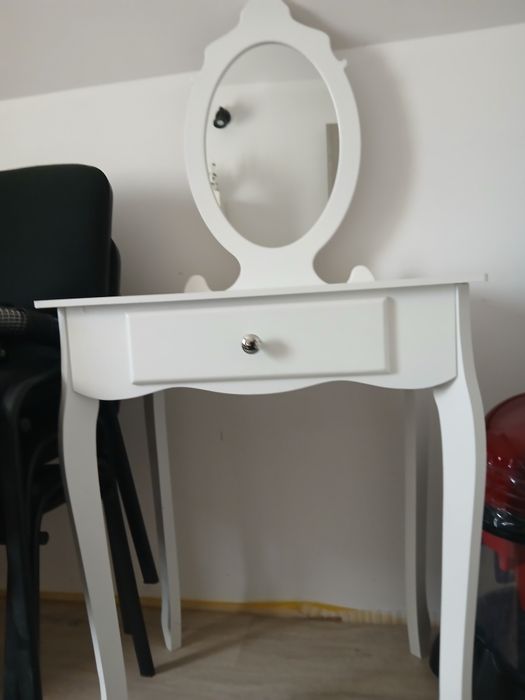 Toaletka dla dziewczynki