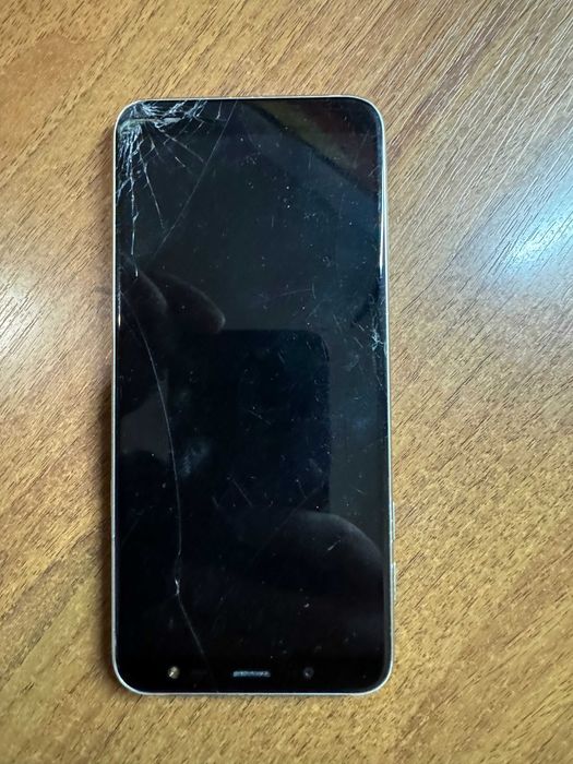 samsung SM-J 600F