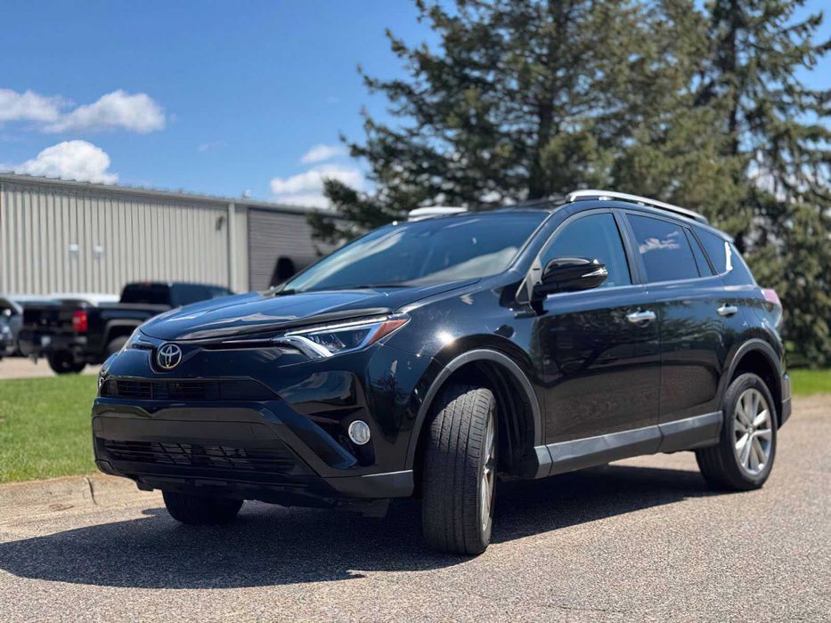 Toyota RAV4 Limited      2018