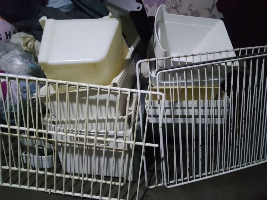 Ящики, полочки и другое для холодильника