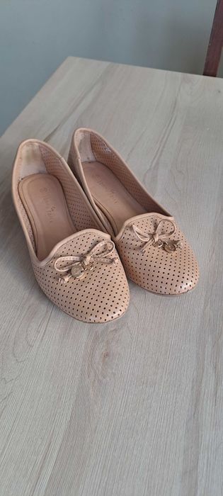 Beżowe balerinki
