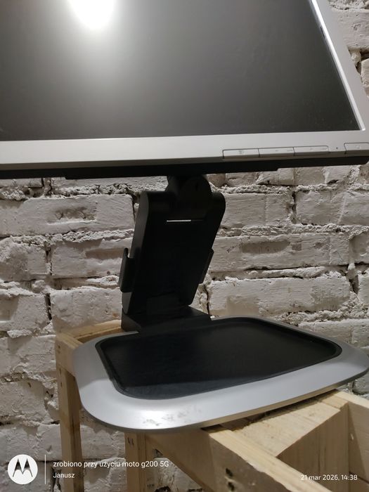 Monitor 19cali regulowana matryca