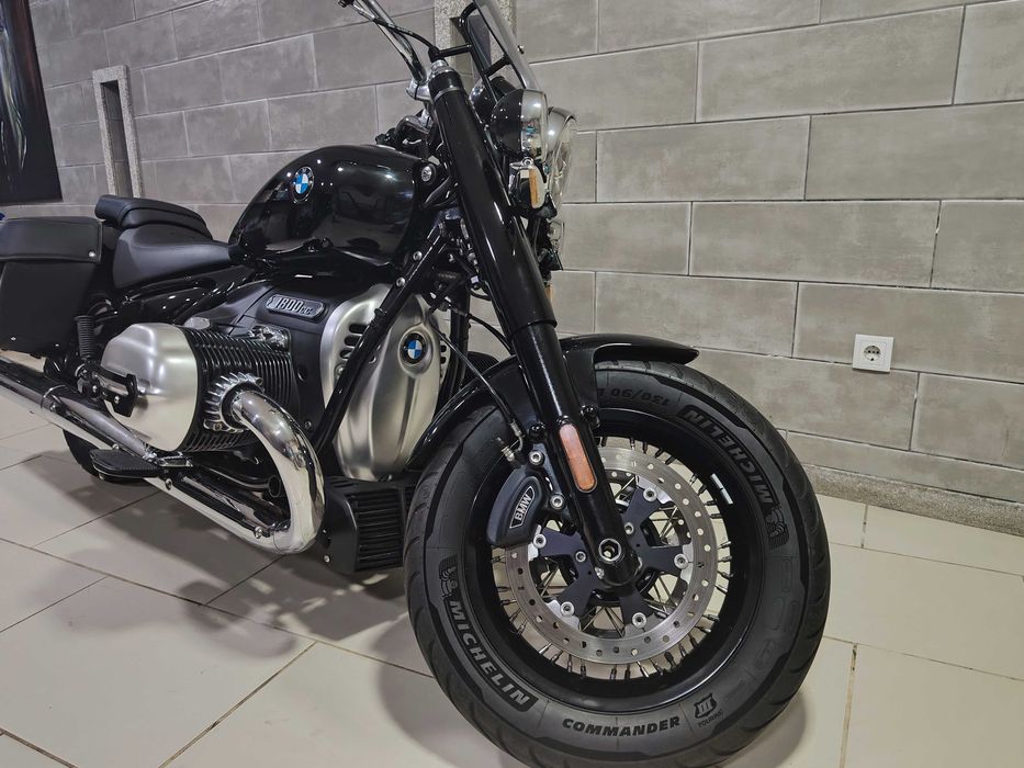 BMW r18  classic