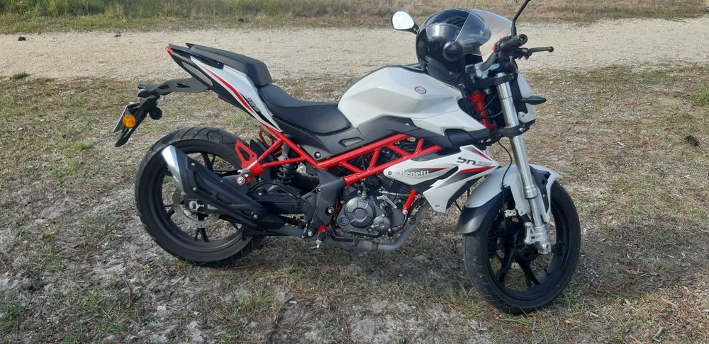 Moto Benelli 125 BN