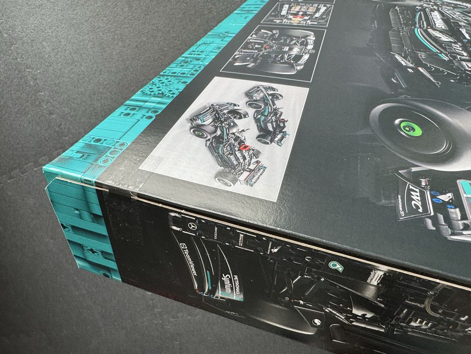 Lego Technic Mercedes AMG F1 W14 e Performance