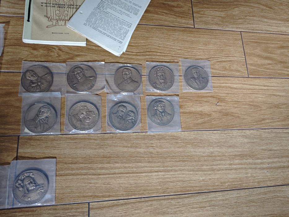 Medale pamiątkowe wybitni wodzowie rok 1990  (inne) plus katalog